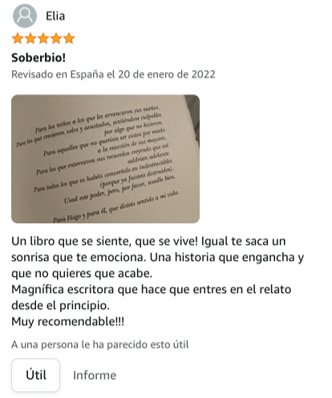 Un libro que se siente, que se vive! Igual te saca un sonrisa que te emociona. Una historia que engancha y que no quieres que acabe.
Magnífica escritora que hace que entres en el relato desde el principio.
Muy recomendable!!!